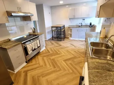 Lovely Large Room in Dubai Marina