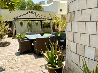 Private Room for Lady near Kite Beach