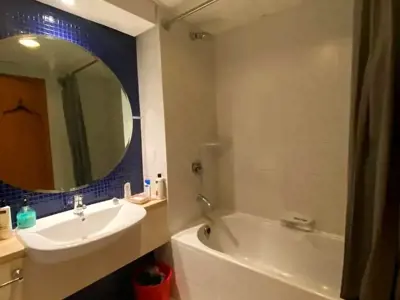 Ladies bed space in DIFC