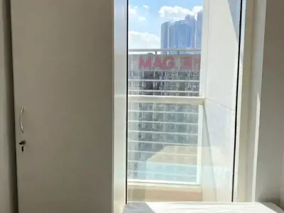 Room With Partition in Downtown Dubai