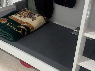 Clean Bed Space Available for Males