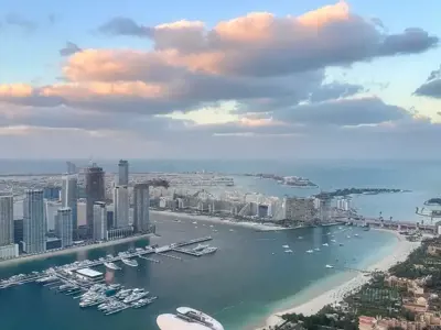 Spacious Double Sea View Room For Two Girls In Princess Tower