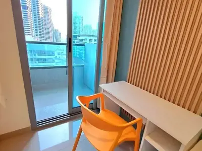 Room With Partition in Dubai Marina