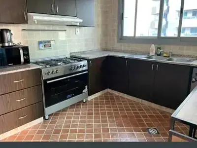 Room With Partition in Dubai Marina