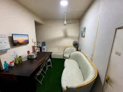 Bedspace in Al Rigga