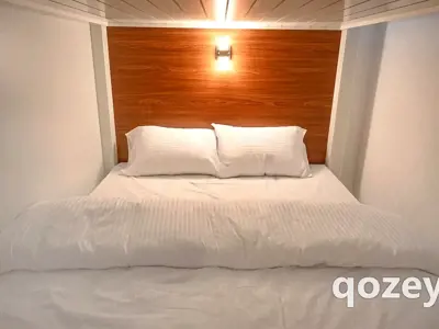Luxury Capsule Bed space in Al Muraqqabat