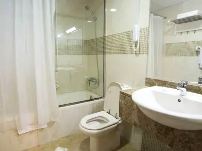 Girls bed space in Al Barsha 1