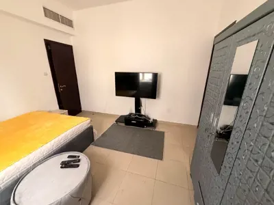 Master room in Al Barsha 1