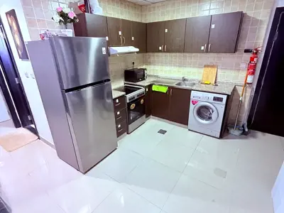 Room With Partition in Dubai Marina