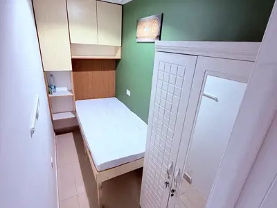 Room With Partition in Dubai Marina