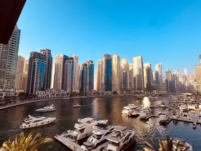 Room With Partition in Dubai Marina