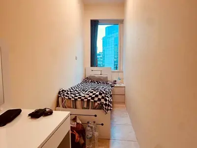Room With Partition in Dubai Marina