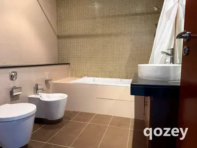Private Room for Single Lady in Marina Heights