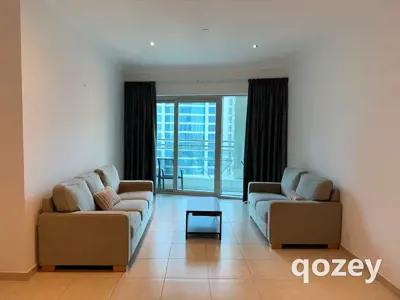 Private Room for Single Lady in Marina Heights