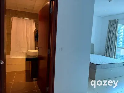 Private Room for Single Lady in Marina Heights
