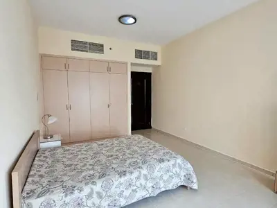 Spacious Private Room in Discovery Gardens