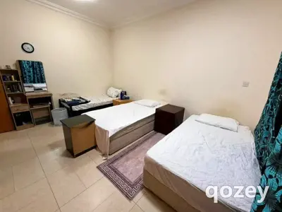 Queen Size Bedspace in Barsha Heights