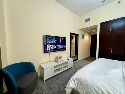 Spacious Private Room in Barsha Heights