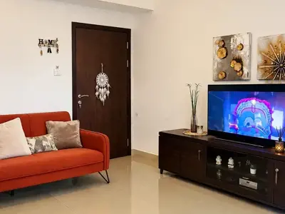 Private Room for Working Women in Liwa Oasis