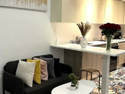 Shared Studio Space for Females in JVC