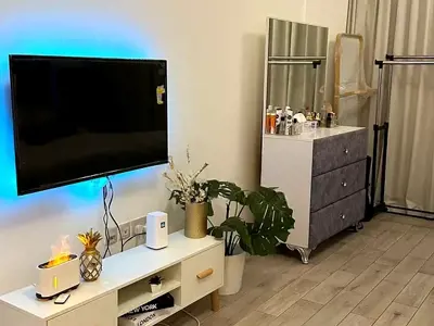Shared Studio Space for Females in JVC