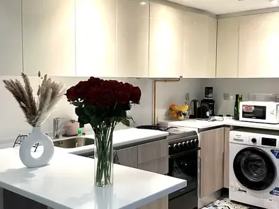Shared Studio Space for Females in JVC