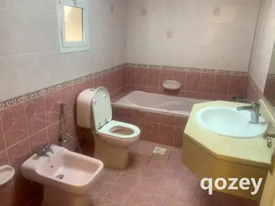 Spacious furnished family room in Hor Al Anz