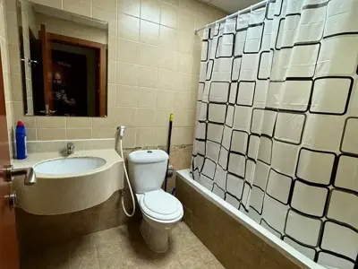Shared Master Room For Females Near Marina Mall