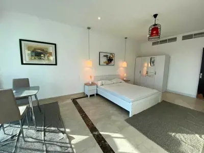 Private Room in Jumeirah Lake Towers (JLT)