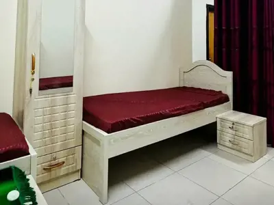 Executive bed space for men in Al Karama