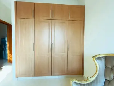 Master bedroom in Muhaisnah 4