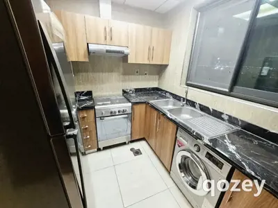 Bachelor's Room Available in Al Khail Gate