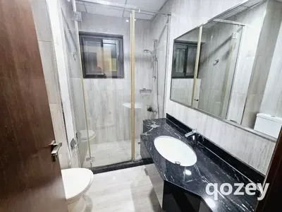 Bachelor's Room Available in Al Khail Gate