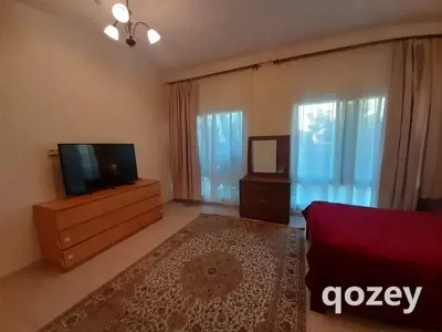 Ladies bed space in Jumeirah 1