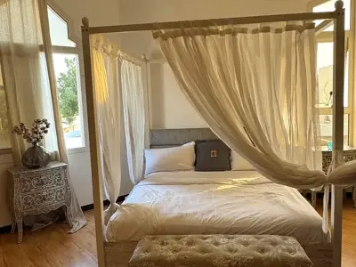 Private room in Jumeirah
