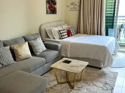 Private room in Dubai Marina