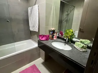 Ladies bed space in Downtown Dubai