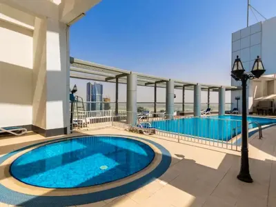 Bed space for 1 Lady in Burj Al Nujoom