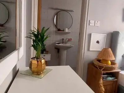 Cozy Private Room in Umm Suqeim 1