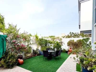 Private Room in Umm Suqeim