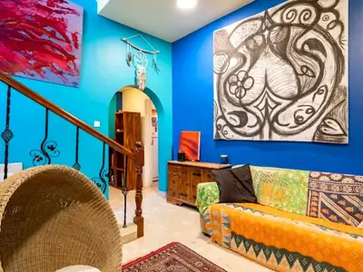 Spacious Room in Beautiful Villa near Beach