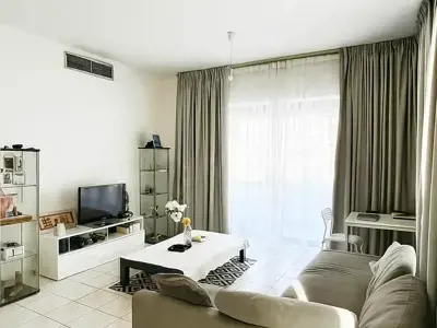 Private Room Available for Female in DIFC