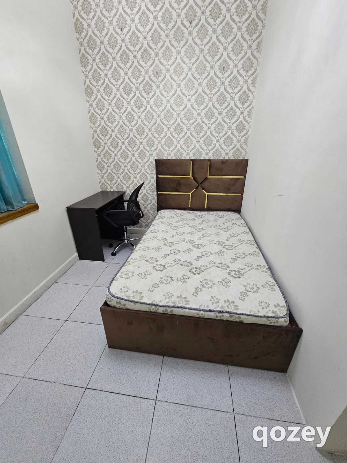 Room with Pattion