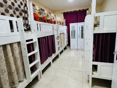 Bedspace in Al Barsha 1