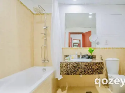 Spacious Bedspace for Females Near Mall of the Emirates 