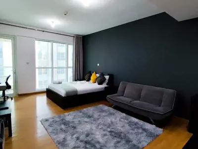 Private room in Dubai Marina