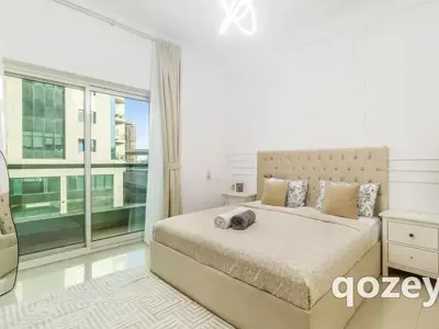 Private room in Dubai Marina