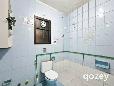 Room With Partition in Al Raffa, Dubai