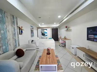 Private room in Dubai Marina